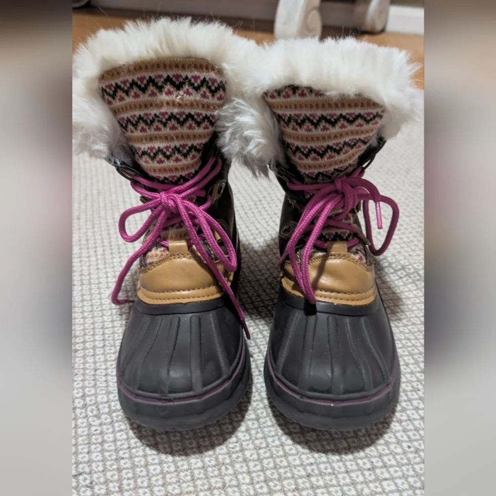 Snow Kids Winter Boots with Pink Laces Size 2